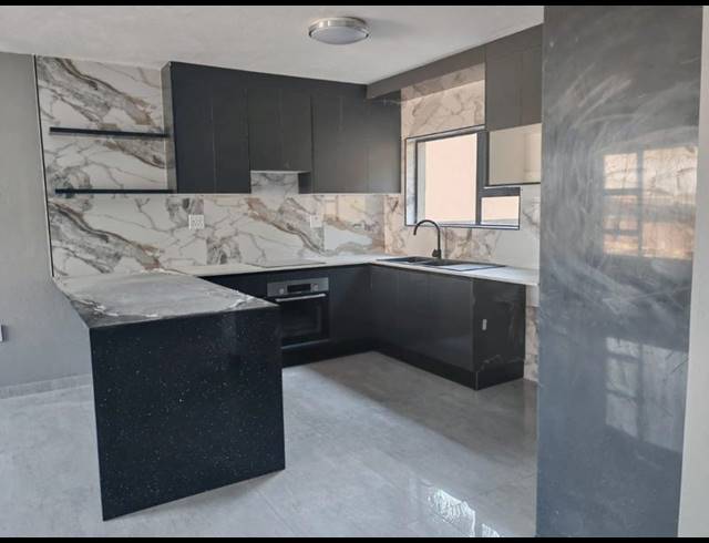 4 BEDROOM HOUSE FOR SALE IN STERPARK